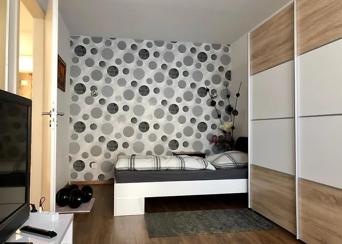 Profair Near Fairgrounds- Entrance Sud * Hannover
